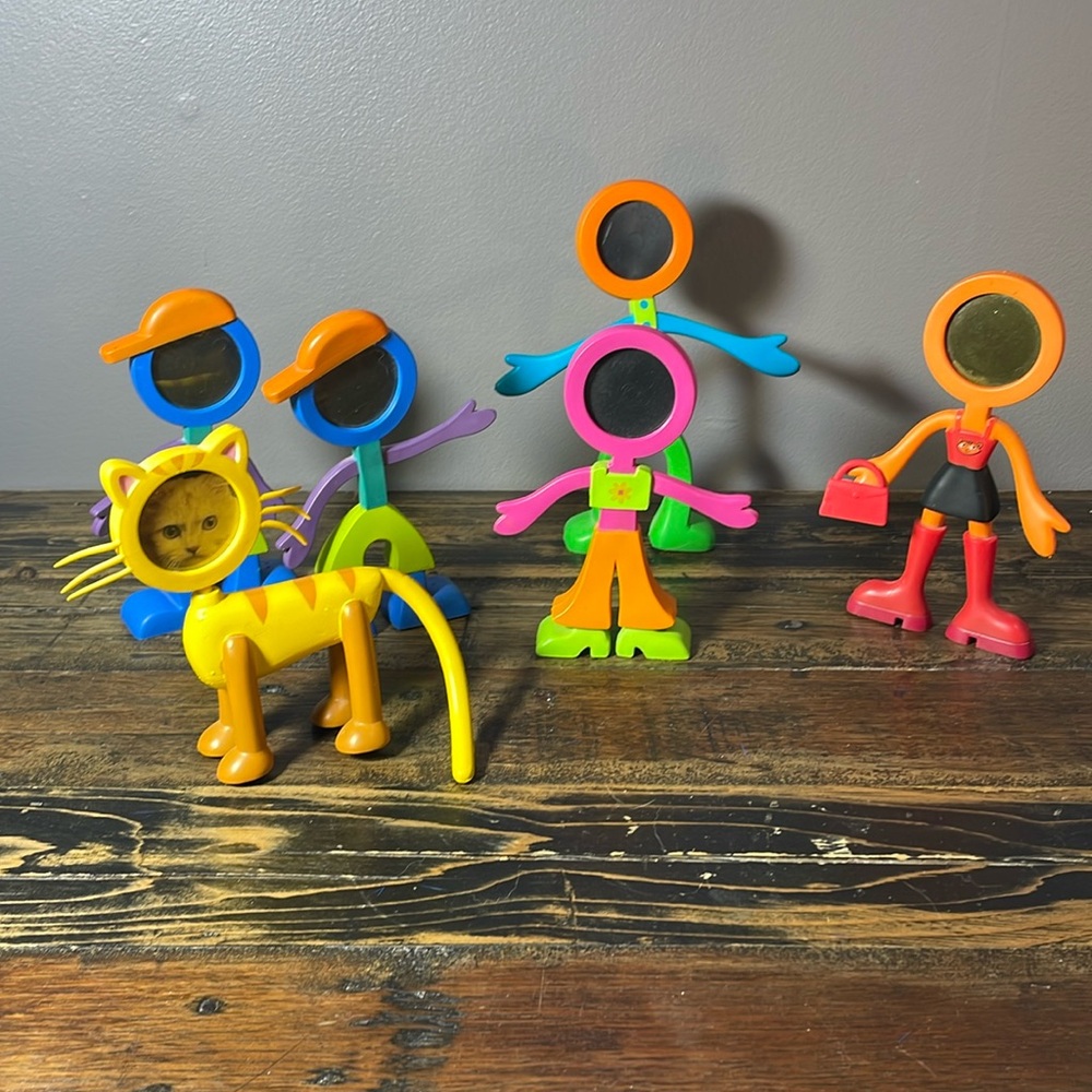 Fun Family face frames!  Slightly flexible and so cute!  Sold as set.
